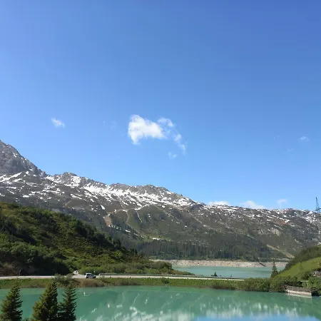 White Peak Διαμέρισμα *