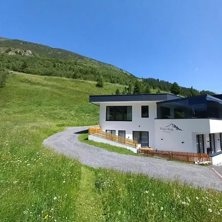 White Peak Lägenhet